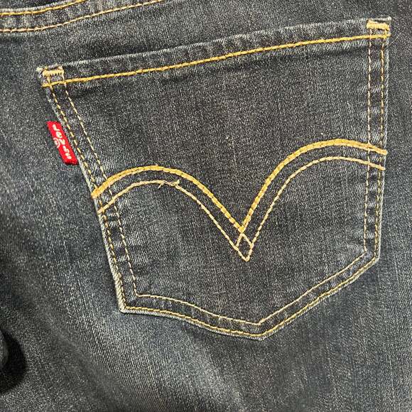 Levi's Women's 515 Bootcut Dark Wash Denim Jeans - Picture 4 of 5